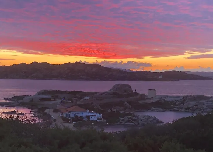 A Punta Tegge Il Mare La Il Tramonto Nyaraló La Maddalena